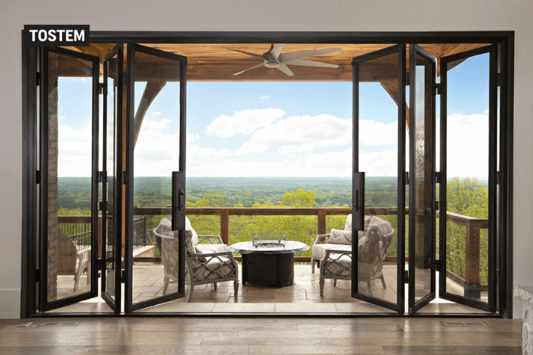 Cửa đi xếp trượt phòng ngủ 6 cánh mở ra ban công sang trọng