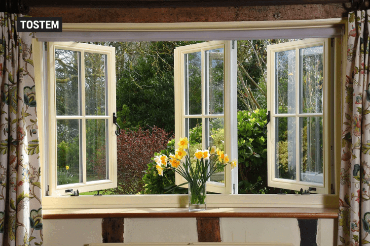 Cửa sổ nhôm kiểu mở quay 3 cánh hiện đại