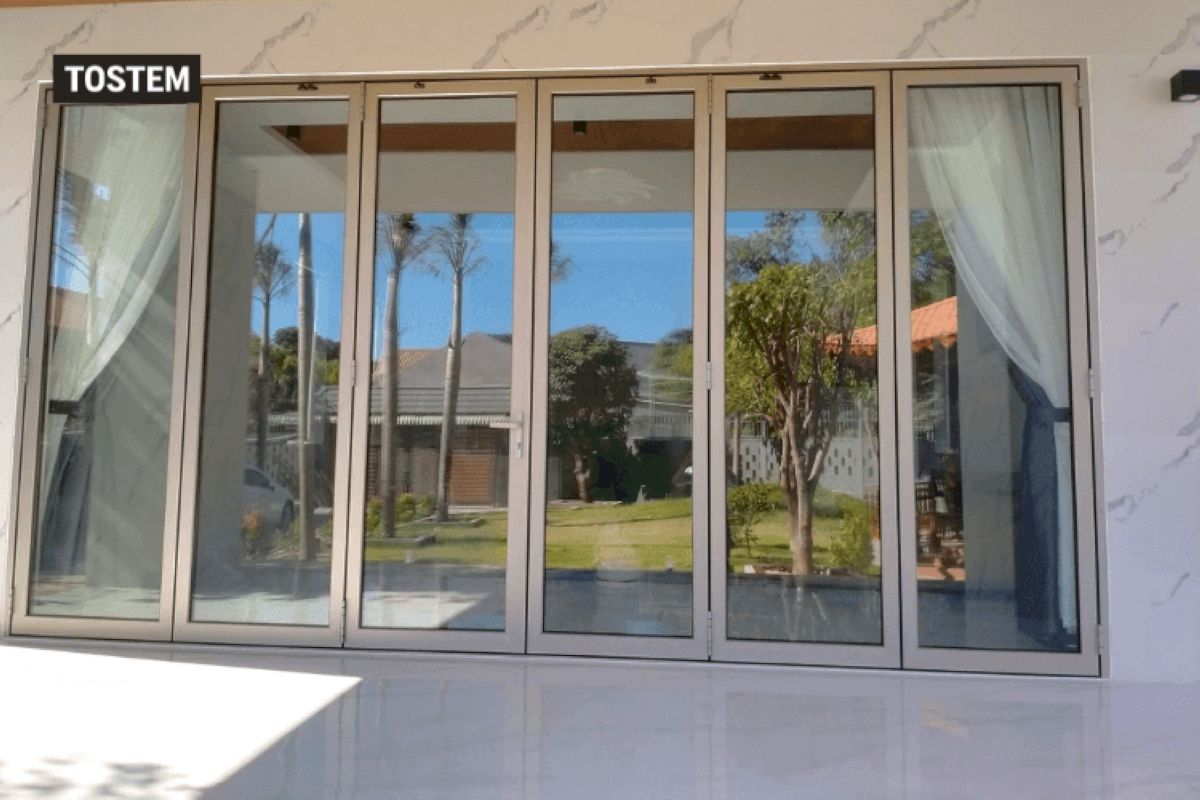 Cửa đi xếp trượt phòng ngủ 6 cánh sang trọng