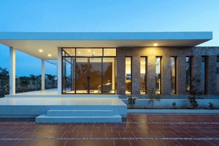 Mẫu nhà mái bằng 1 tầng hiện đại lắp đặt cửa nhôm kính
