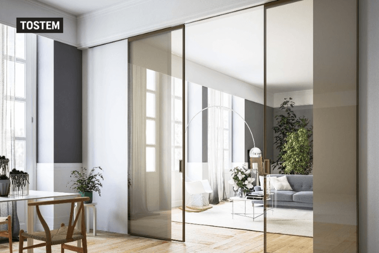 Mẫu cửa ngăn cách phòng bếp và phòng khách