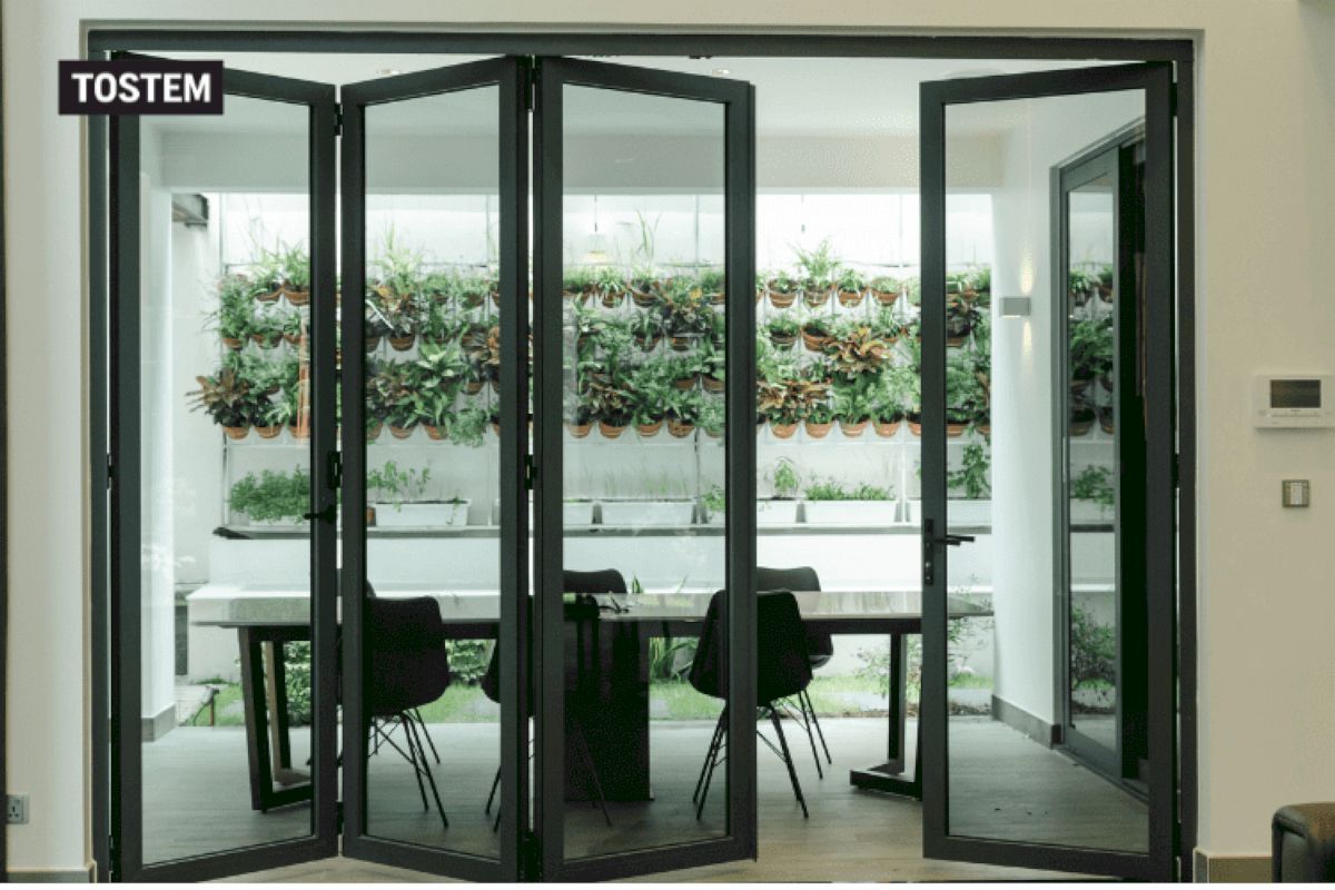 Cửa nhôm xếp gấp 4 cánh hiện đại