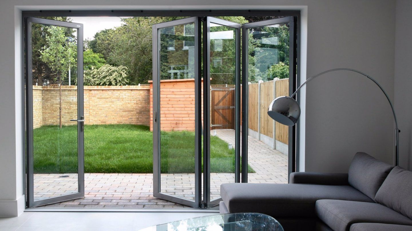 Cửa nhôm mở trượt quay tạo cảm giác liền mạch, thích hợp cho mặt tiền