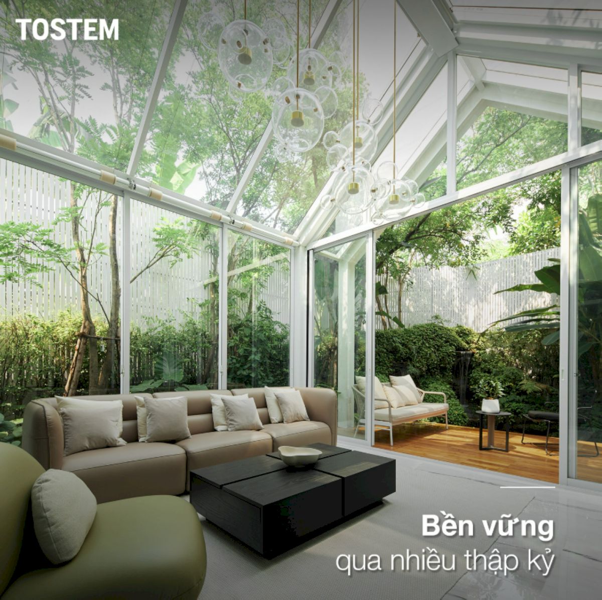 Nhà nhôm kính sử dụng nhôm của TOSTEM đưa con người sống gần hơn với thiên nhiên mà vẫn đảm bảo độ bền vững qua nhiều thập kỷ