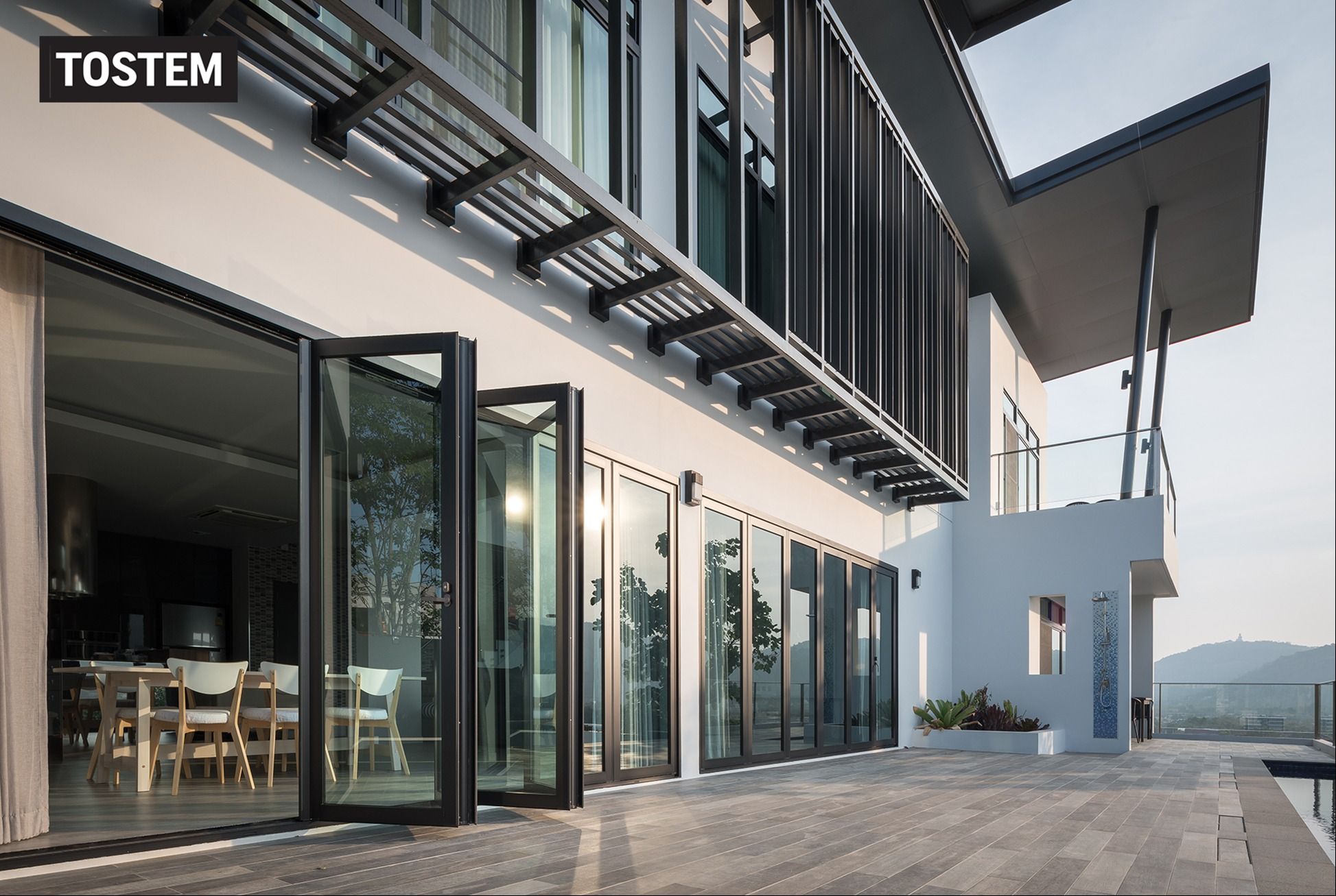 Thương hiệu TOSTEM khung nhôm cửa kính cao cấp, đạt chuẩn quốc tế 