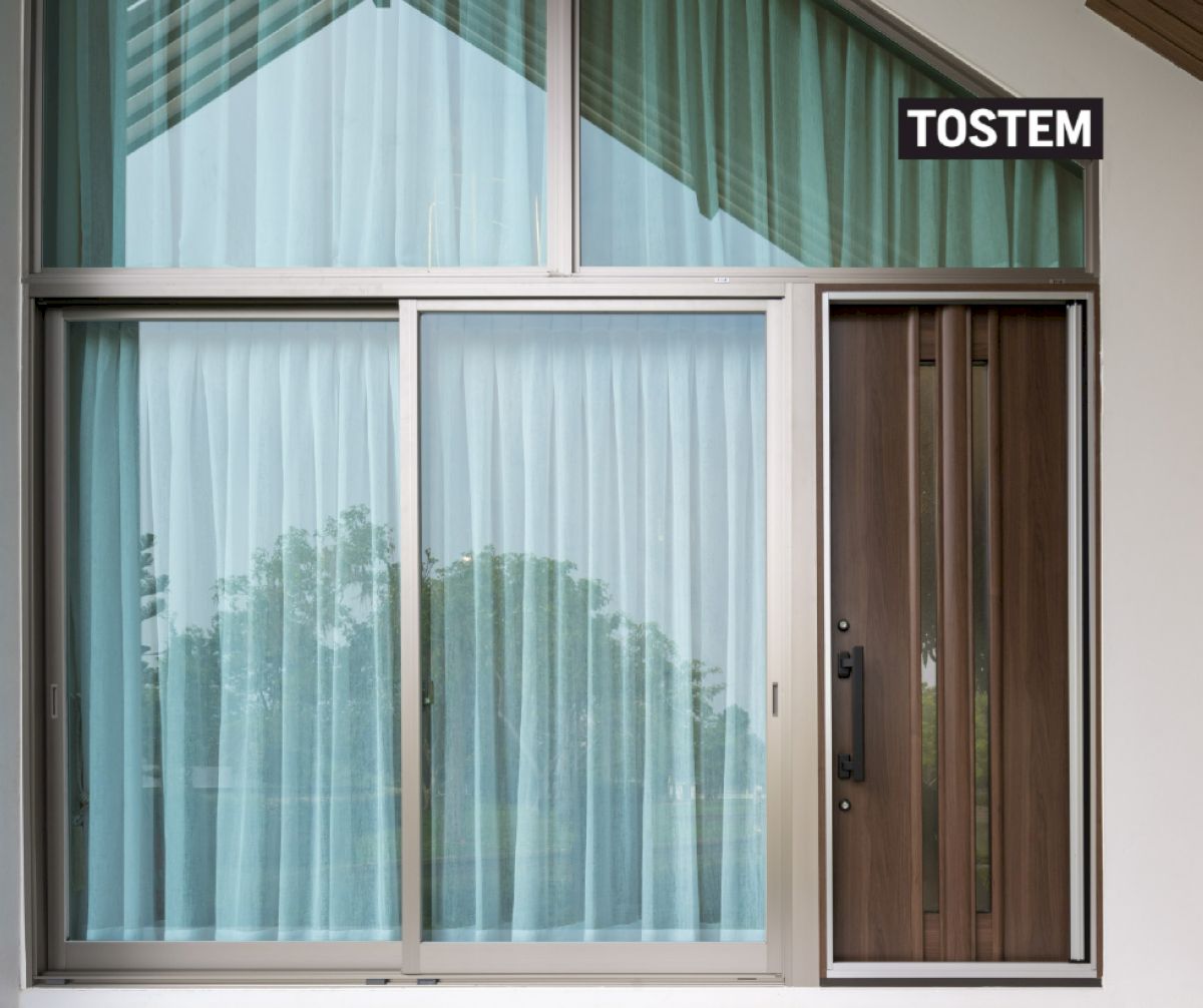 Thiết kế cửa nhôm kính của thương hiệu TOSTEM phù hợp với những người yêu thích sự tối giản