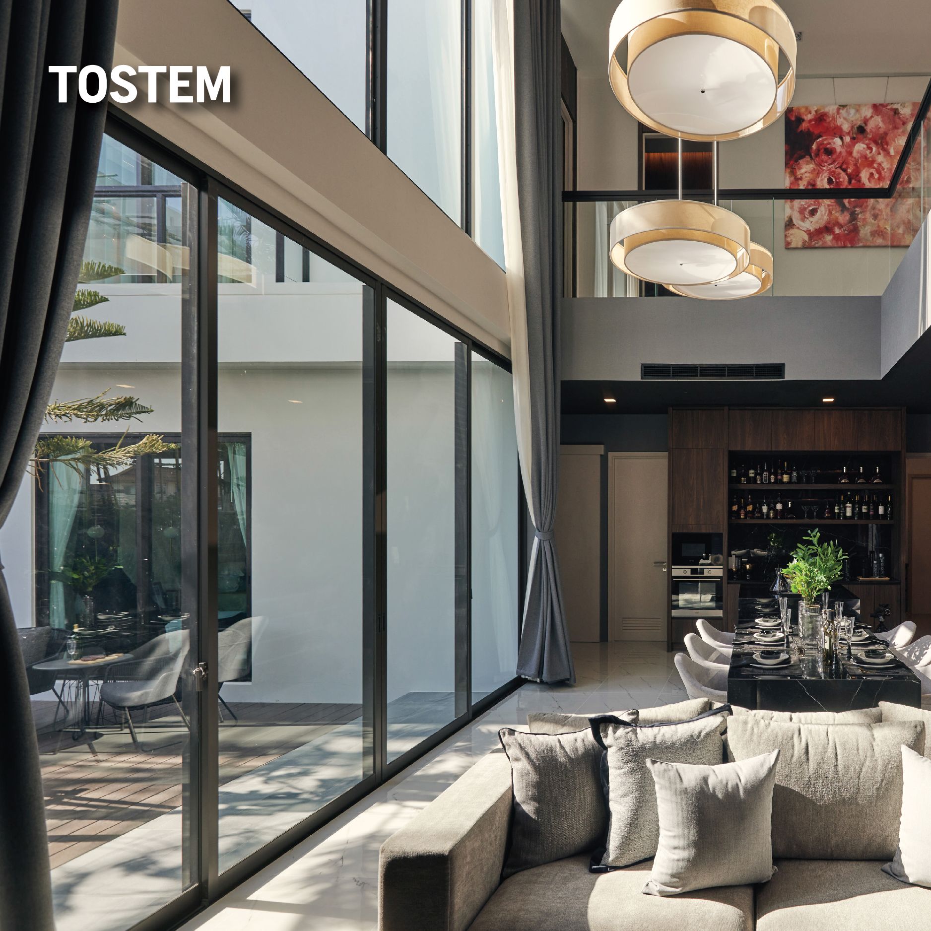 Sản phẩm cửa TOSTEM được sản xuất hoàn chỉnh, không cần gia công thêm, giúp tiết kiệm chi phí và thời gian thi công