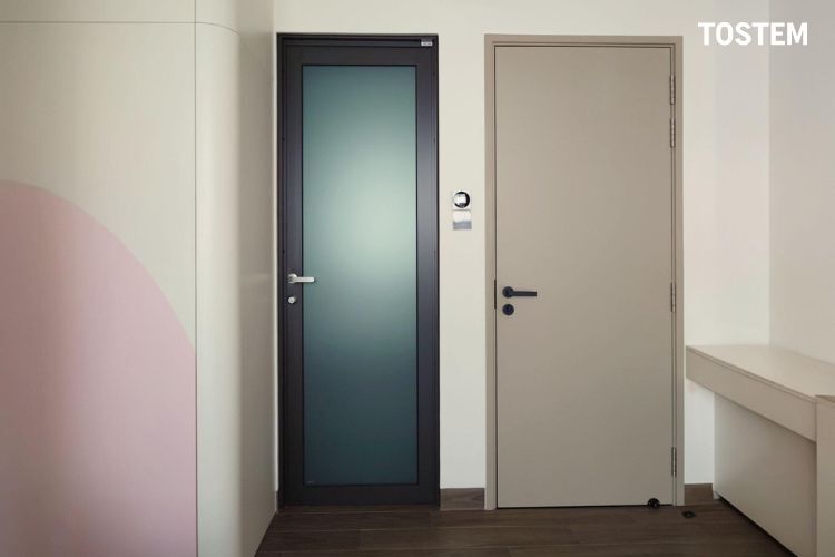 Kích thước cửa nhà vệ sinh nhỏ thu hút các mối quan hệ tốt đẹp, giúp đỡ cho gia chủ