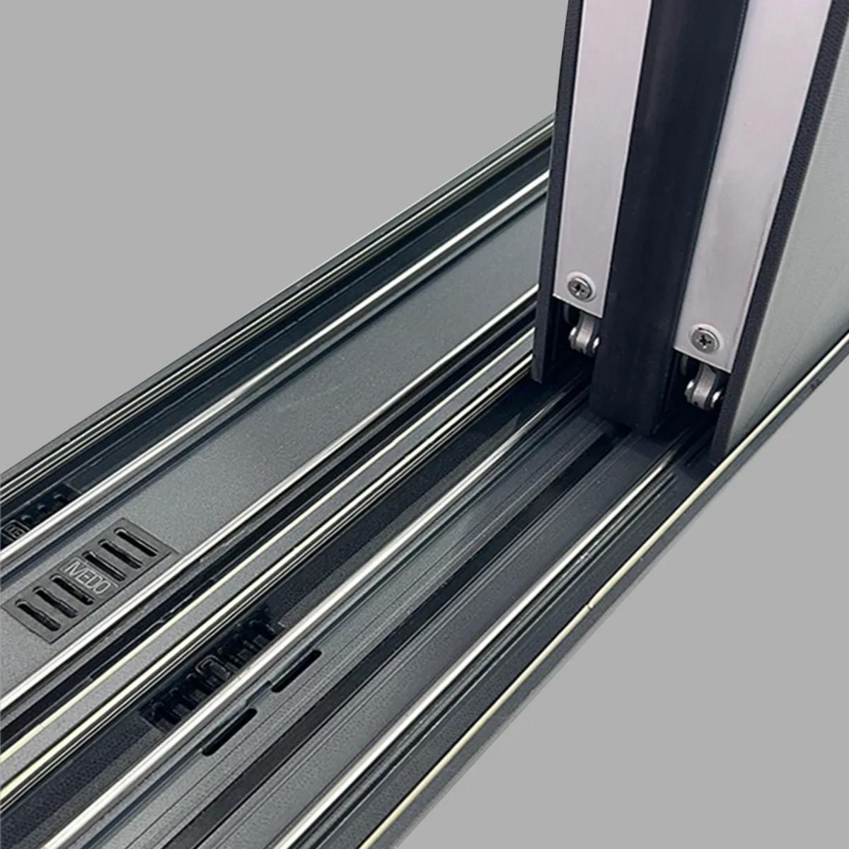 Cách khắc phục cửa nhôm bị hở khi ray bẩn.