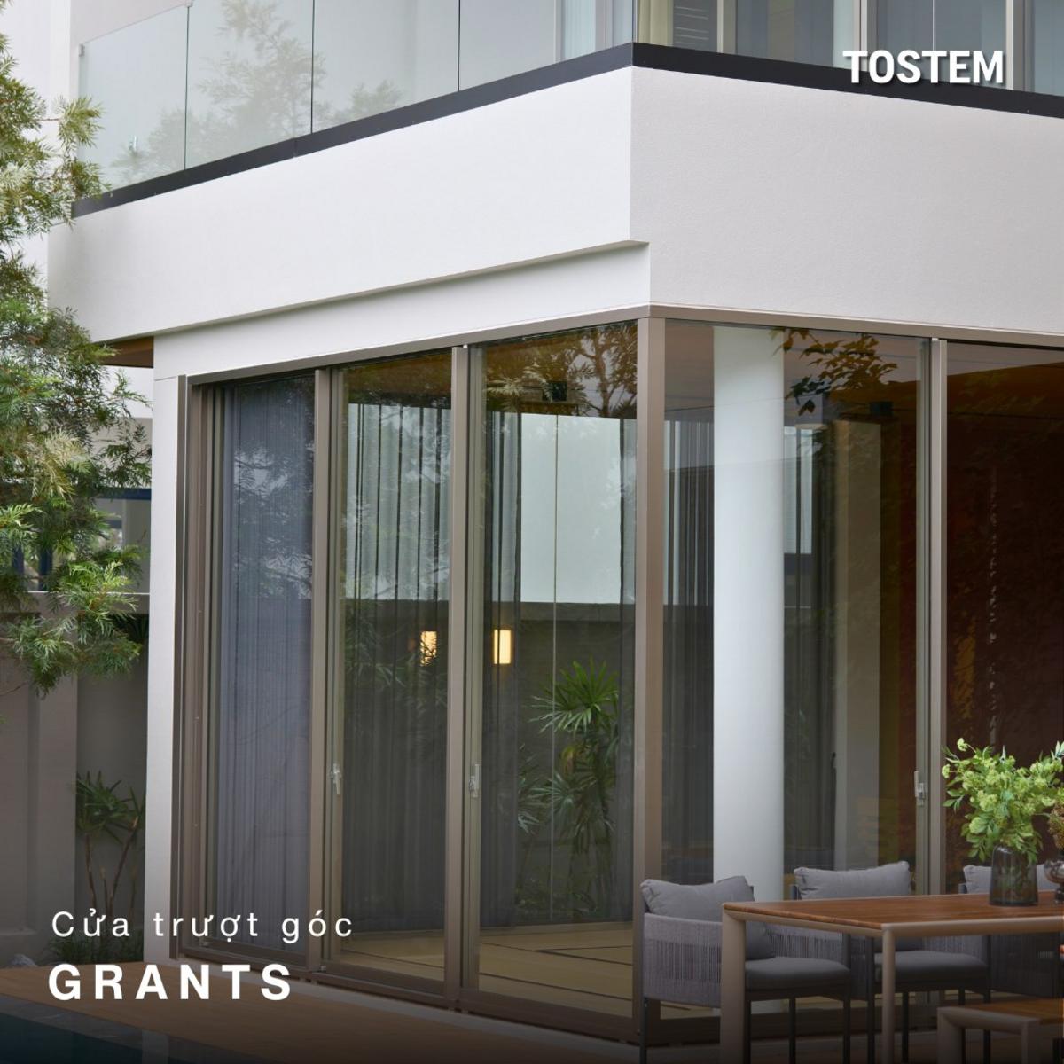 Cửa sau nhà có cấu trúc trượt góc GRANTS không cột