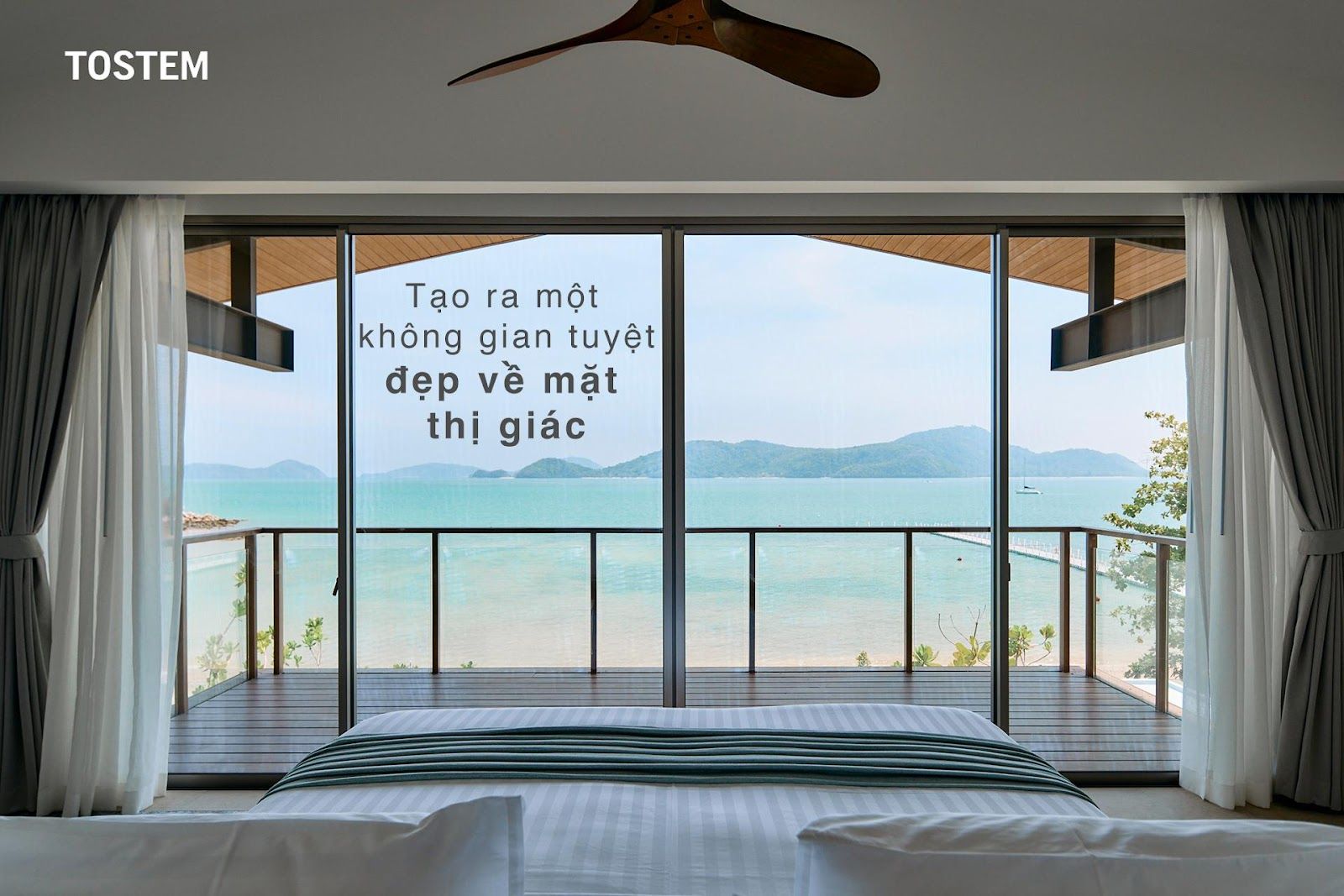 Cửa nhôm lùa 4 cánh 2 ray màu xám của TOSTEM sang trọng cho villa hiện đại