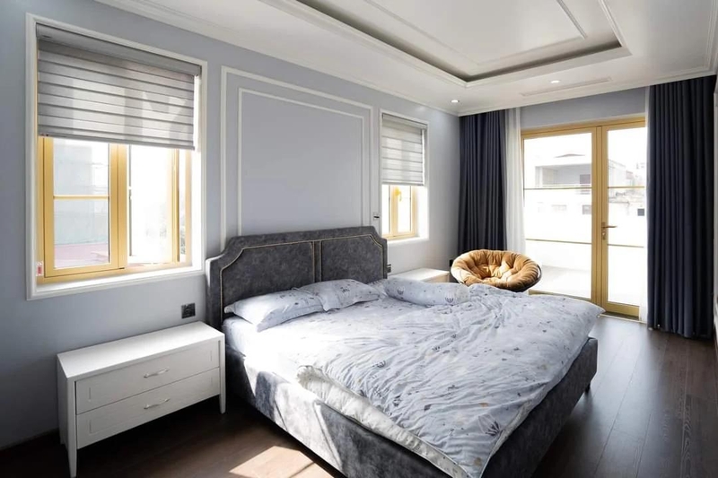 Cửa nhôm màu vàng đồng