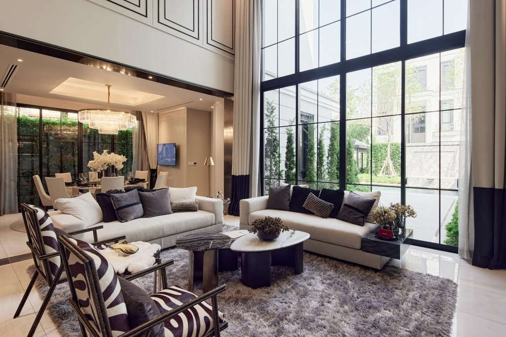 Cửa nhôm Sài Gòn màu đen dán kính trong suốt chia ô