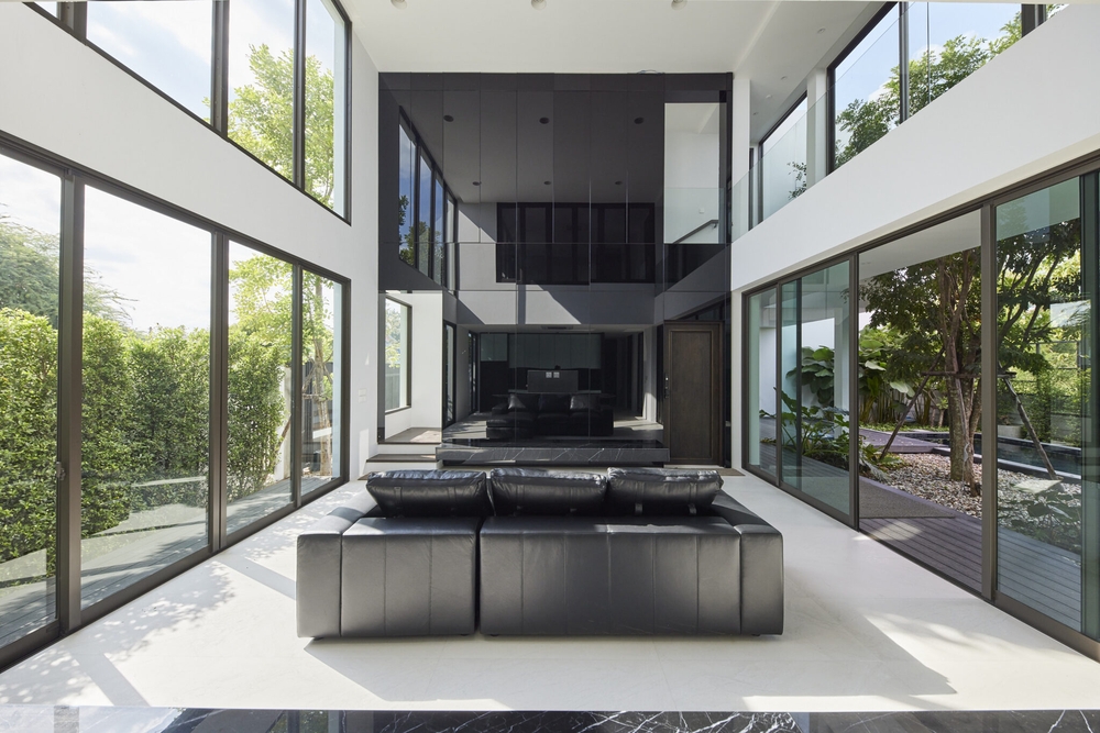 Cửa nhôm Sài Gòn mở trượt 4 cánh khung nhôm đen