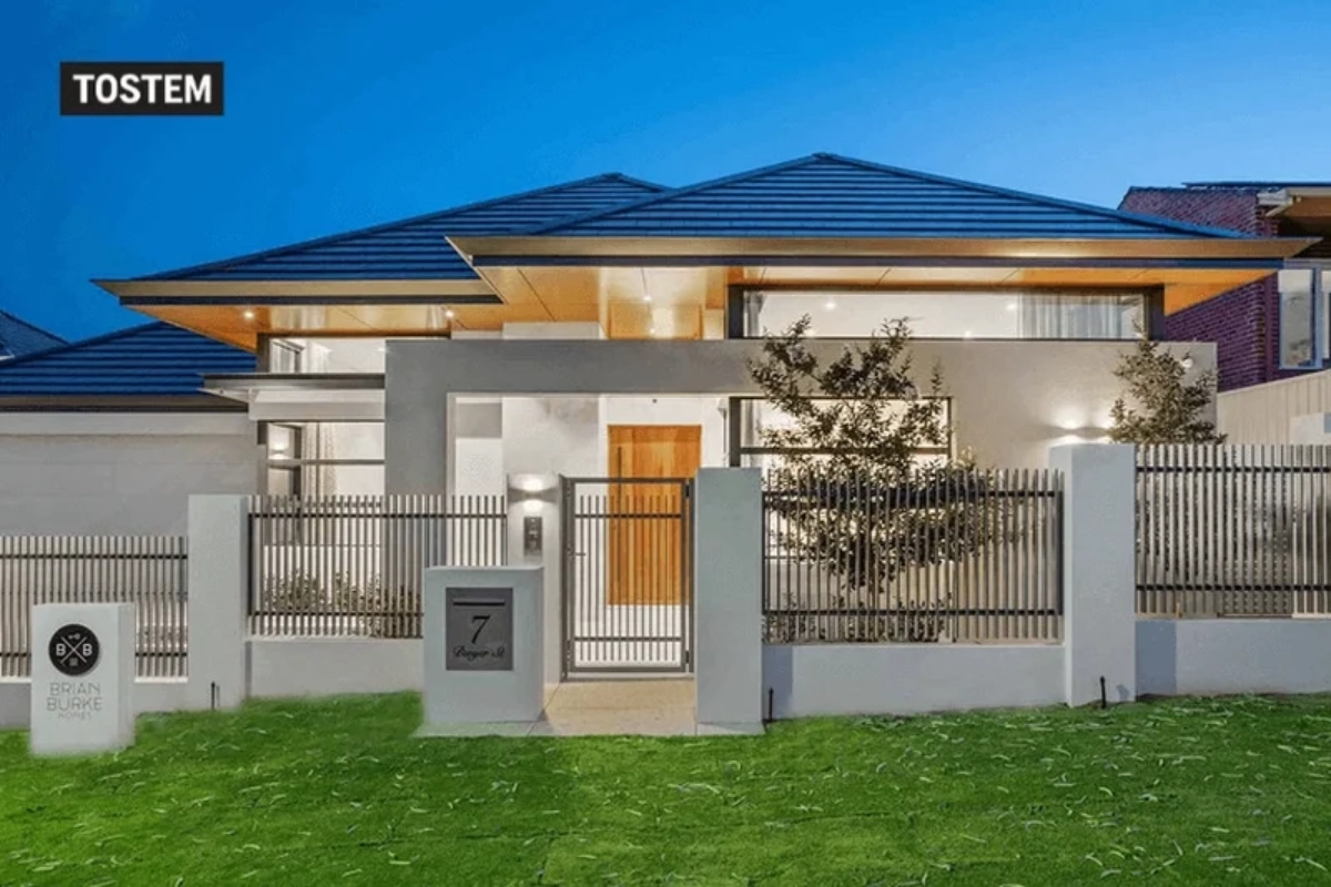 Hàng rào sắt của căn biệt thự hiện đại