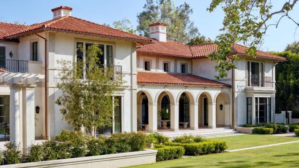 Mái dốc nhẹ là đặc trưng trong biệt thự châu Âu kiểu Ý