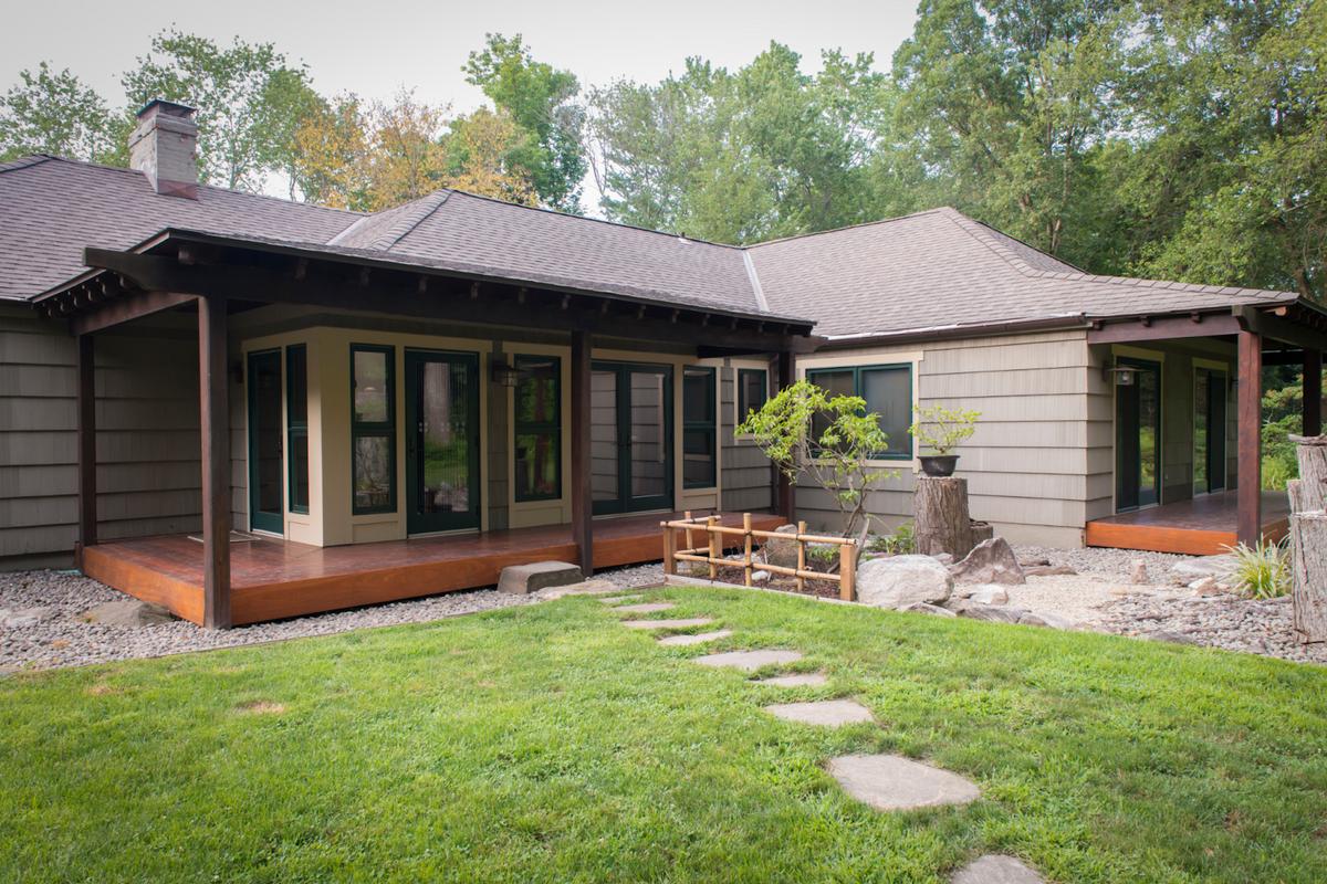 Mẫu nhà mái Nhật 1 tầng kiểu sân vườn xanh mát