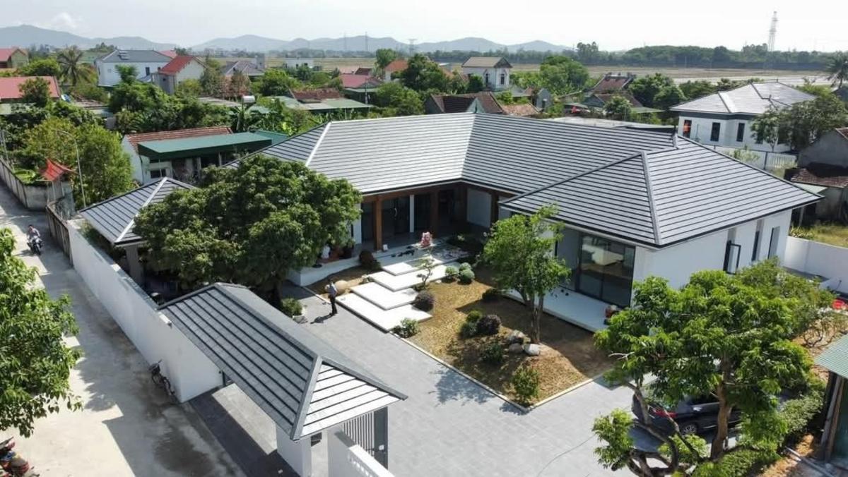 Làm nhà mái Nhật chữ U với khoảng sân trong trung tâm