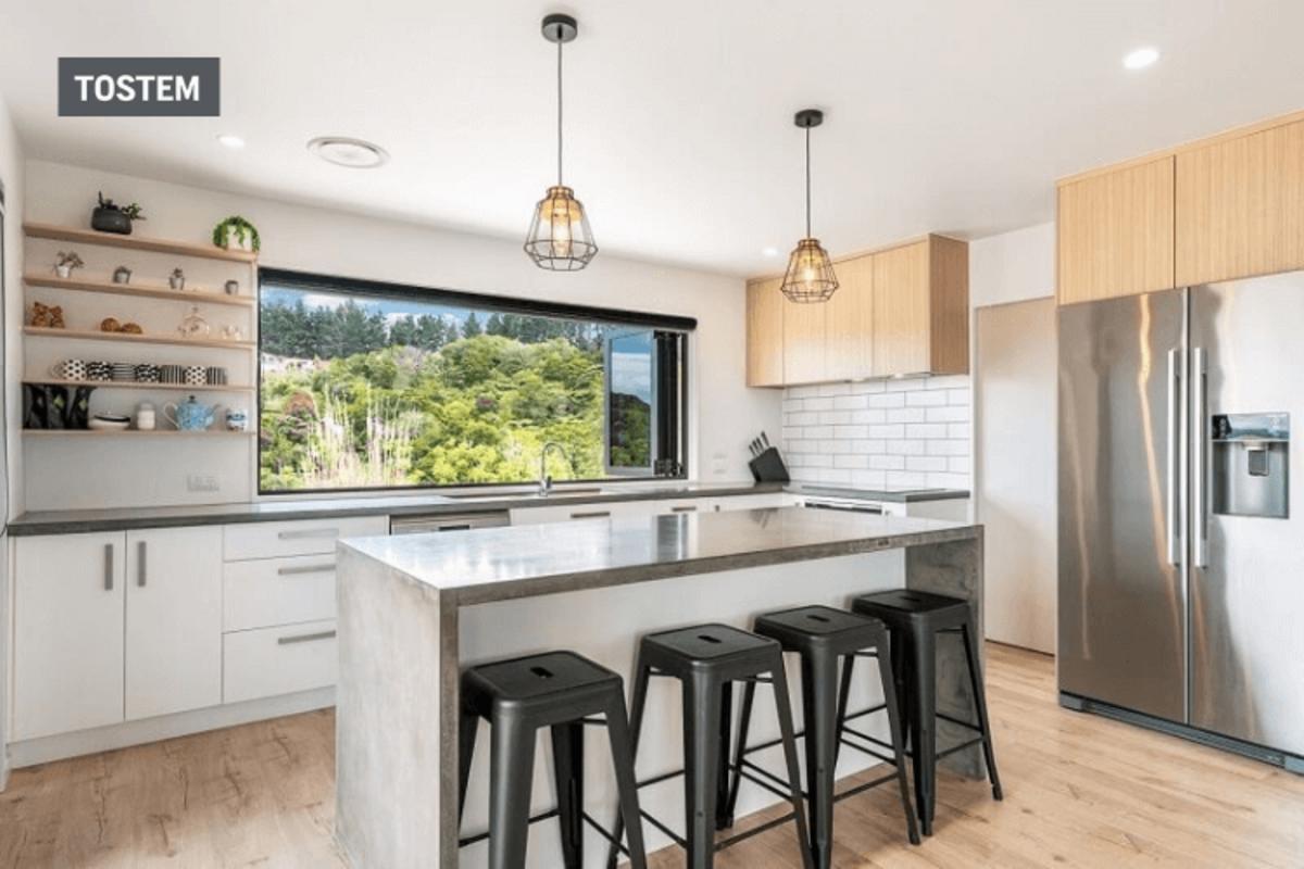 6-panel TOSTEM folding-sliding windows for kitchens made of window material types