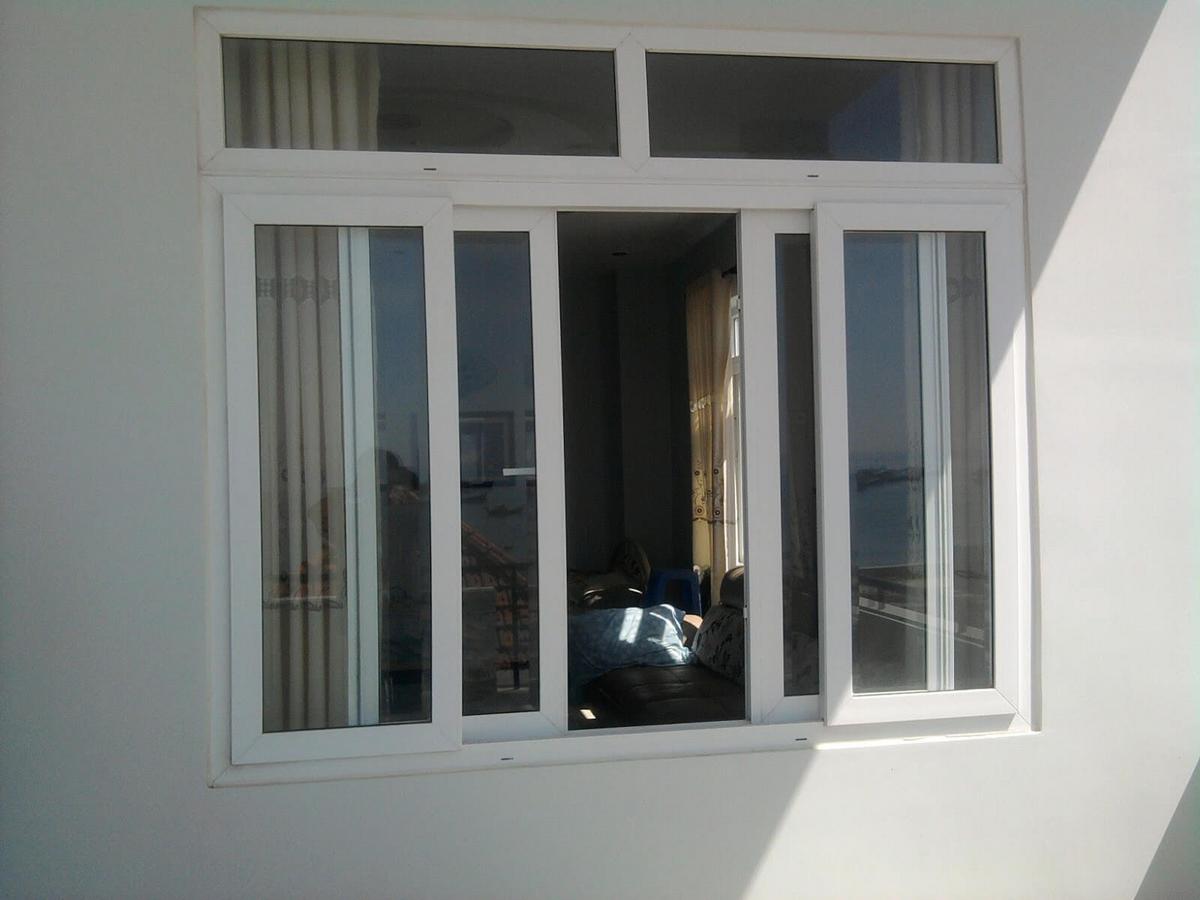 Advantages of aluminium sliding window design for homes and offices.
