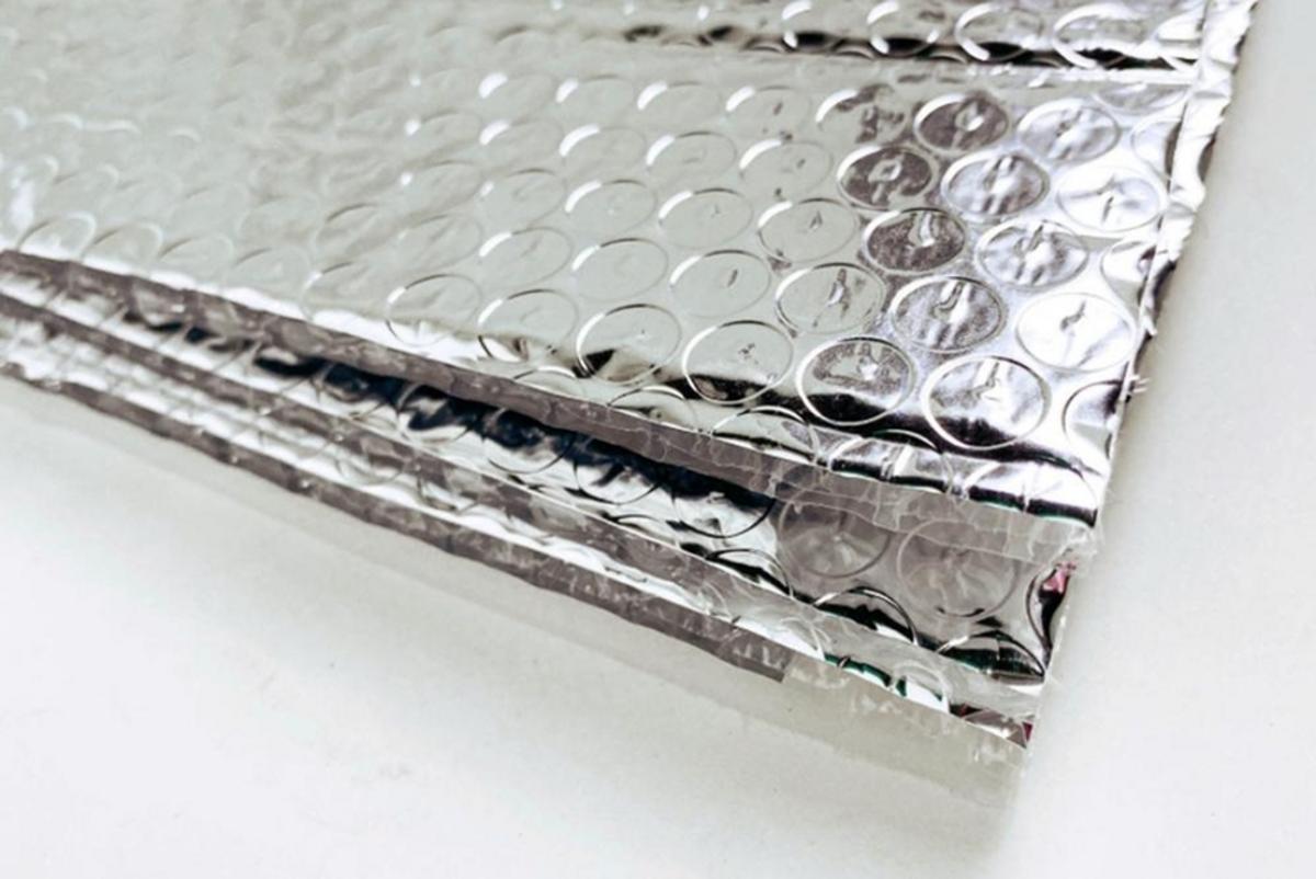 Air-bubble sheets help how to make windows soundproof and improve insulation.
