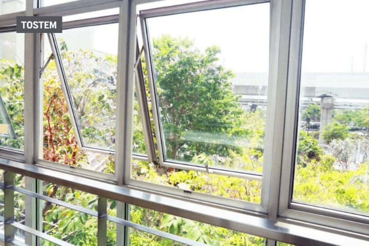 Aluminum awning windows design modern blocks rain when open.