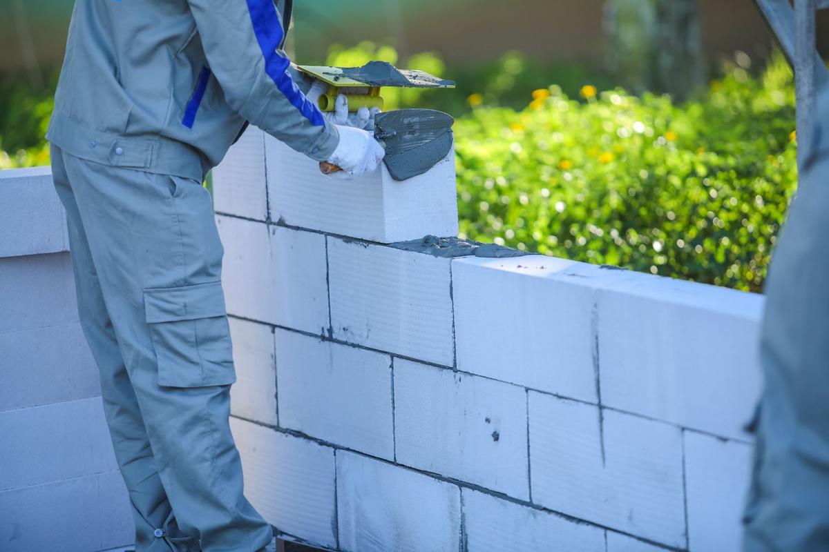 Gạch AAC là vật liệu cách nhiệt độ cao nhờ cấu trúc bọt khí nhẹ