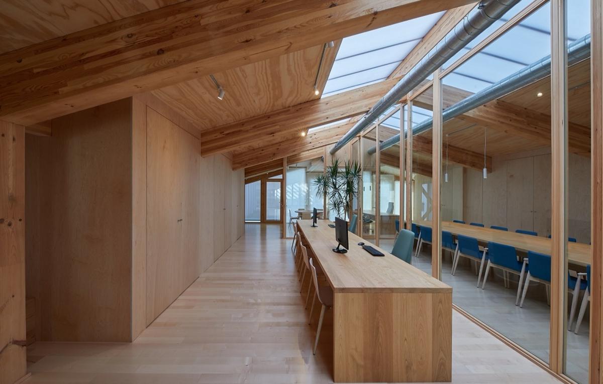 Giếng trời đa năng tăng công dụng trong phong cách thiết kế tối giản.