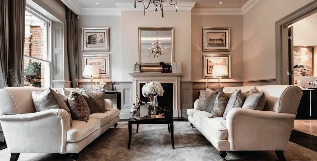 Hình ảnh phòng khách đẹp tân cổ điển thường có bố cục cân đối, tinh tế