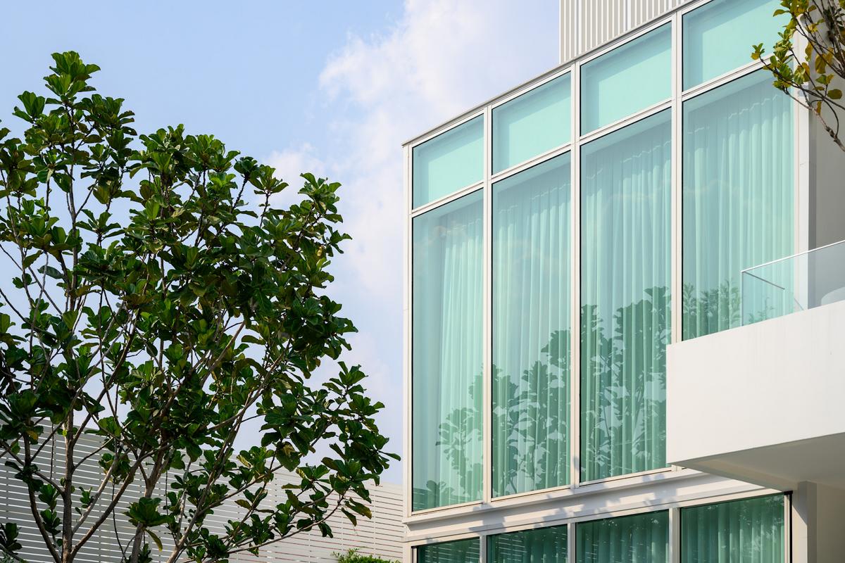 Kính nổi cường lực TOSTEM phân loại dựa trên tính chất vật lý