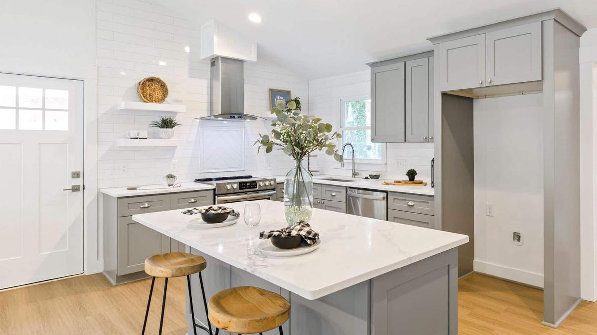 Mẫu nhà bếp đẹp đơn giản phối màu hài hòa, đẹp mắt, cân đối