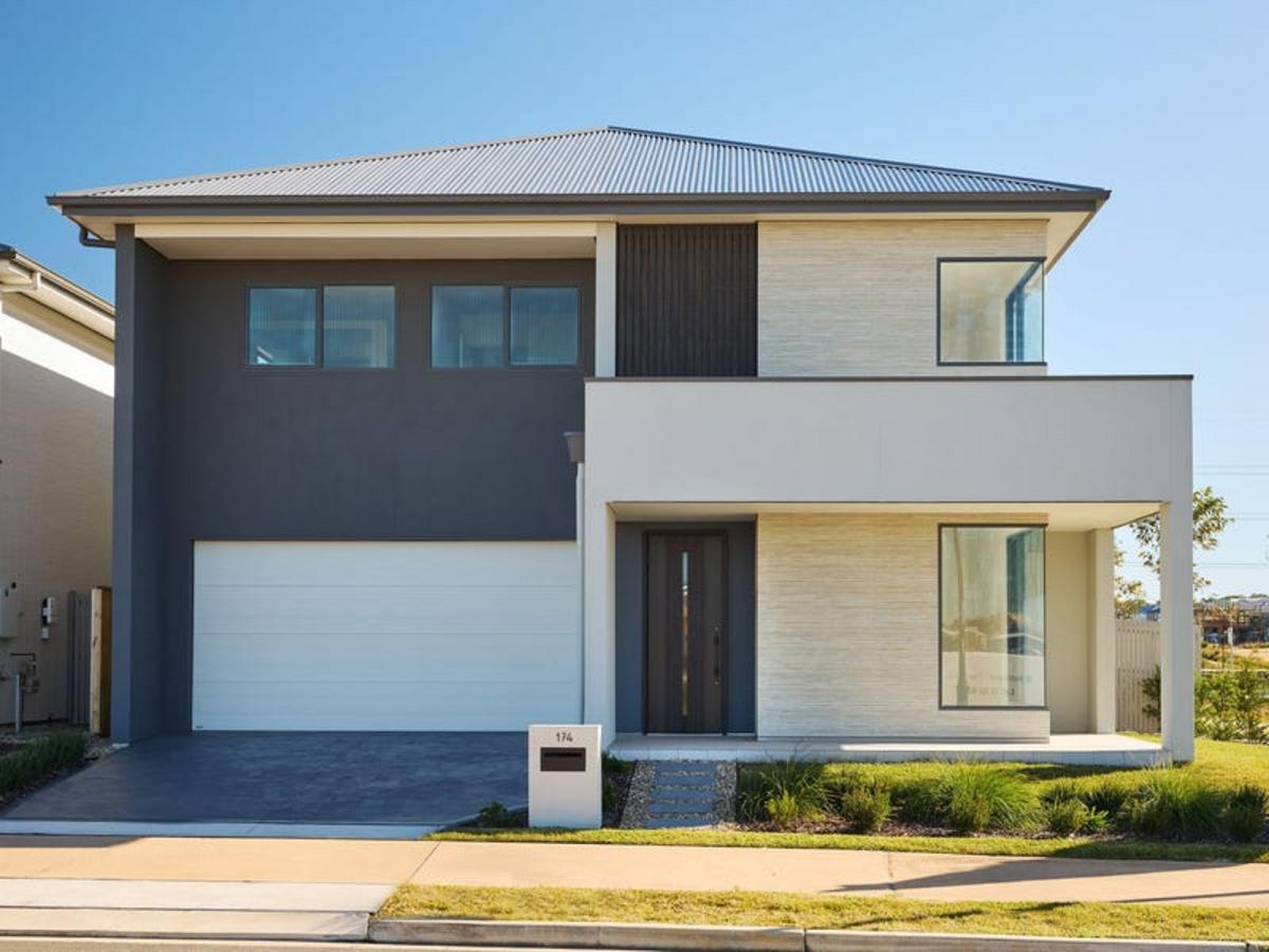 Mẫu nhà mái Nhật 2 tầng hiện đại 8x10m cân đối hài hòa cùng thiên nhiên