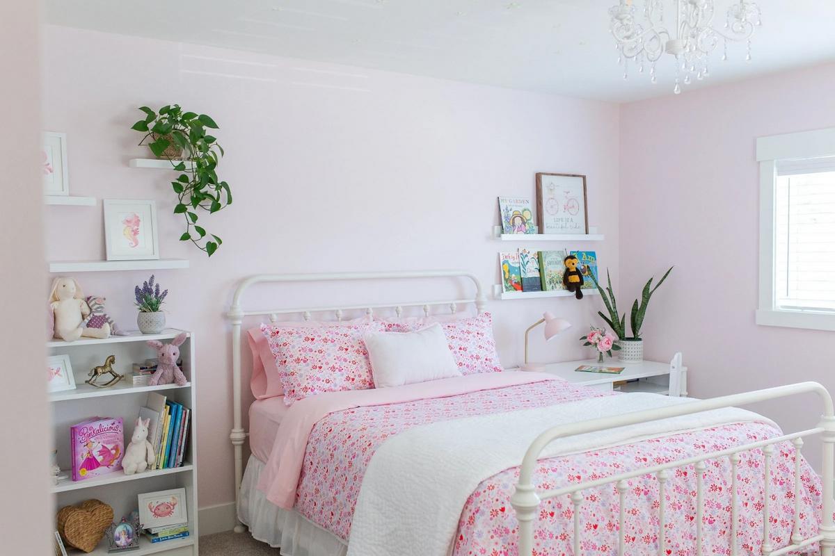 Mẫu phòng ngủ cho bé gái 10 tuổi hồng pastel dễ thương không sến súa