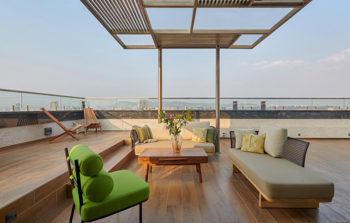 Ngân sách chi phối chất lượng vật liệu và thiết kế sân thượng.