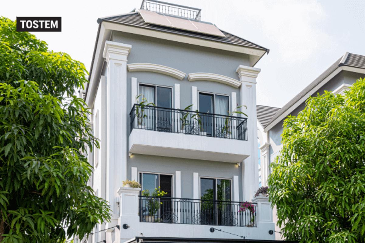 TOSTEM’s luxury villa balcony door with refined finish