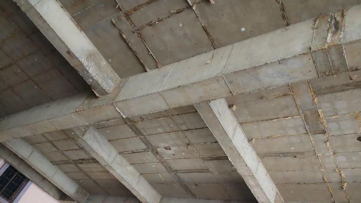 Vai trò dầm phụ là gì trong xây dựng? Giúp giảm nhịp cho dầm chính.