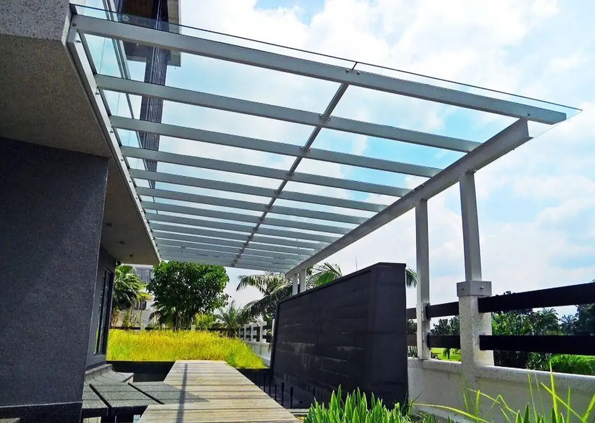 Kính cường lực 2 lớp trong ứng dụng làm mái che