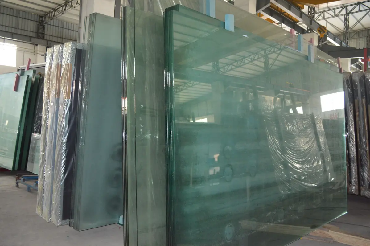 Kính cường lực 2 lớp có giá thành phải chăng