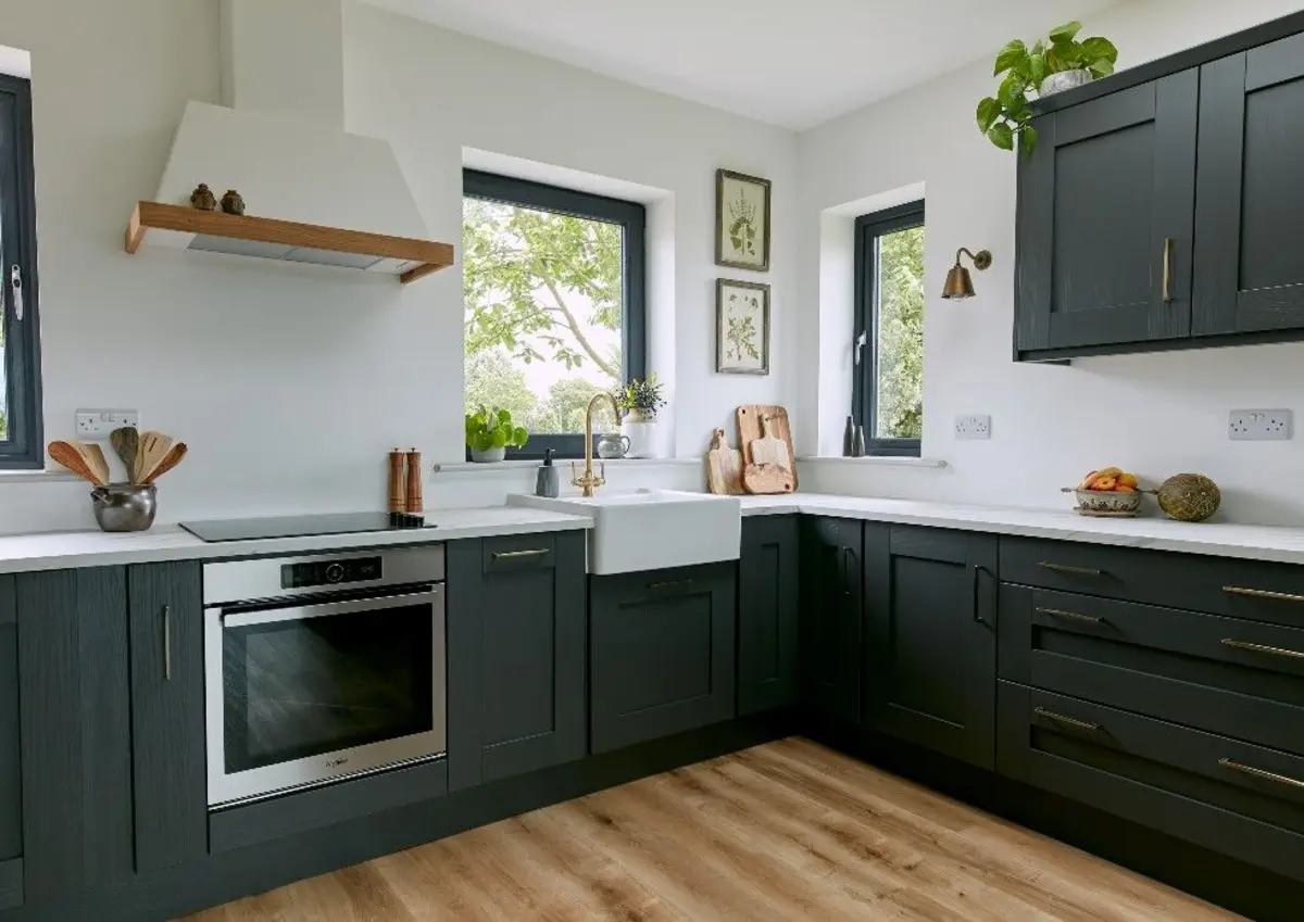 Bạn nên áp dụng quy tắc “tọa hung hướng cát” khi xoay hướng bếp