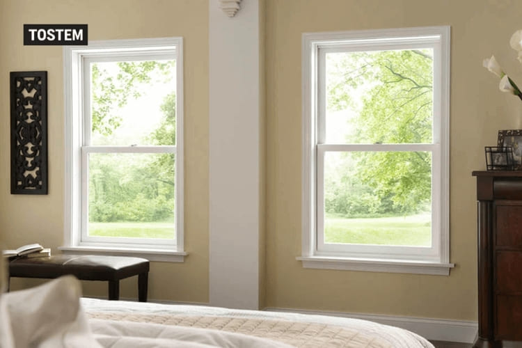 Thiết kế cửa sổ nhôm kính trượt dọc giúp gia chủ ngắm trọn cảnh đẹp bên ngoài