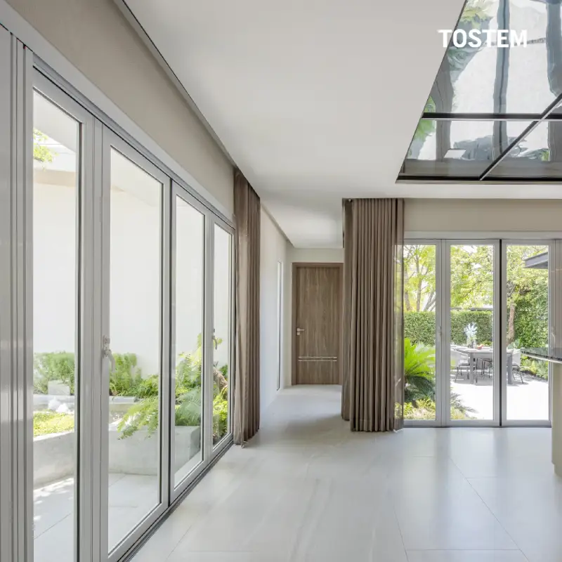 Nhà bị nồm nên đóng hay mở cửa? Giải pháp đúng giúp tránh ẩm mốc