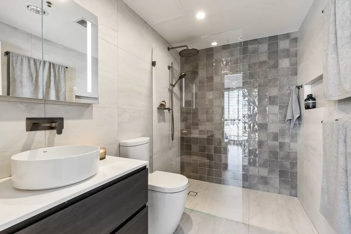 Dự phòng chi phí phát sinh giúp ứng phó kịp thời với các tình huống ngoài kế hoạch.