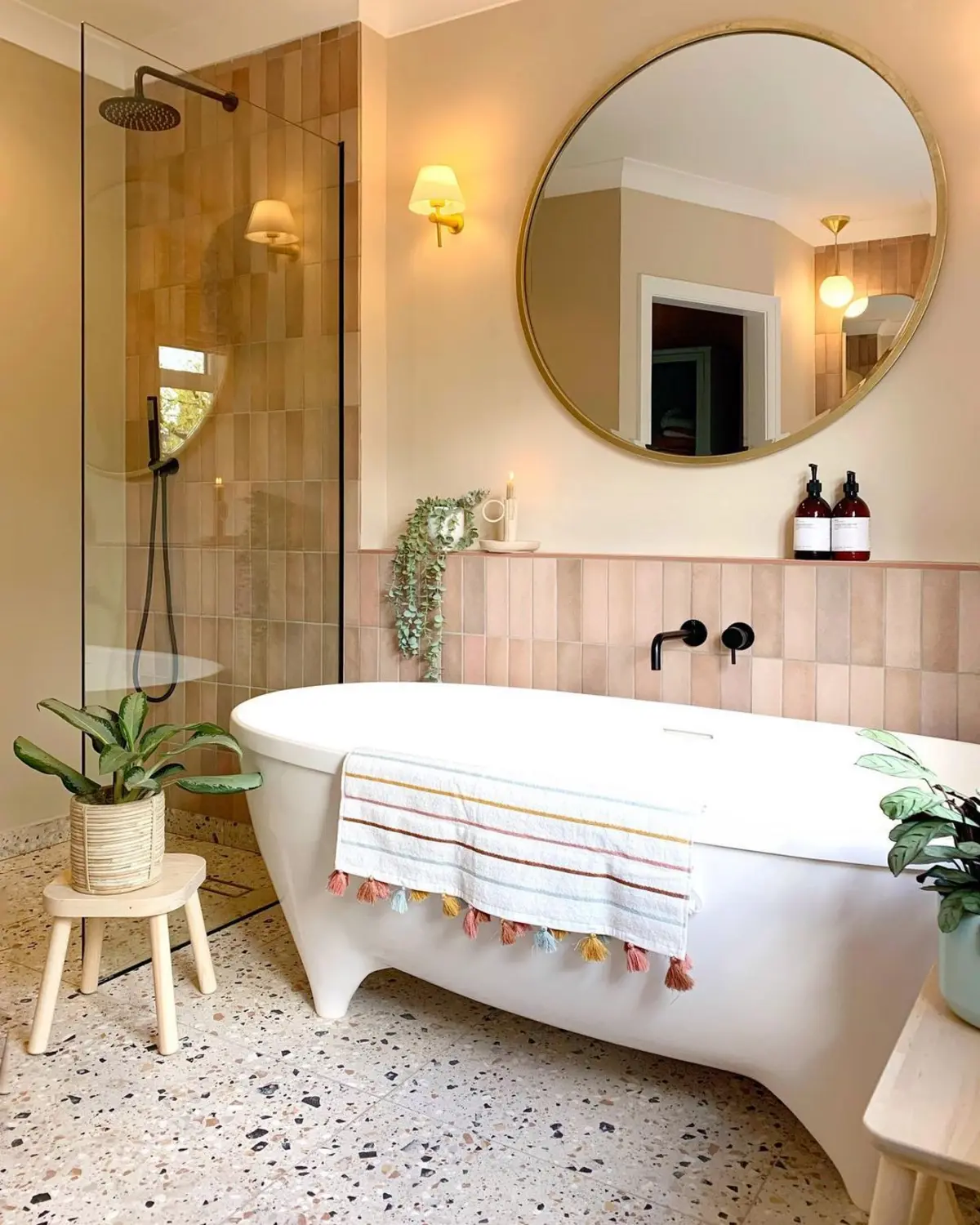 Gam màu pastel mang lại cảm giác tươi sáng, nhẹ nhàng và mở rộng thị giác hiệu quả.