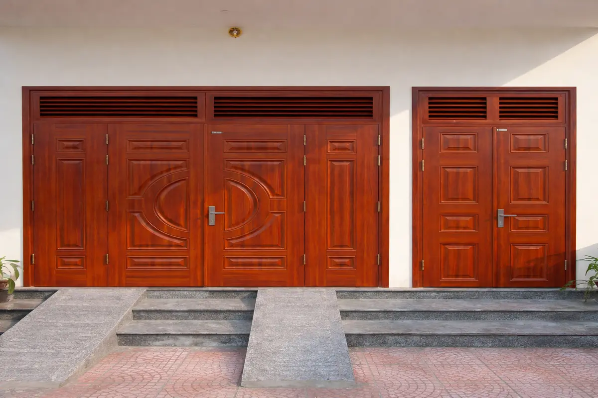 Nhà có 2 cửa chính có tốt không? Lưu ý về công năng sử dụng & phong thuỷ