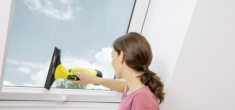 Chọn dung dịch vệ sinh cửa nhôm kính TOSTEM đúng sẽ giúp bảo toàn vẻ đẹp dài lâu