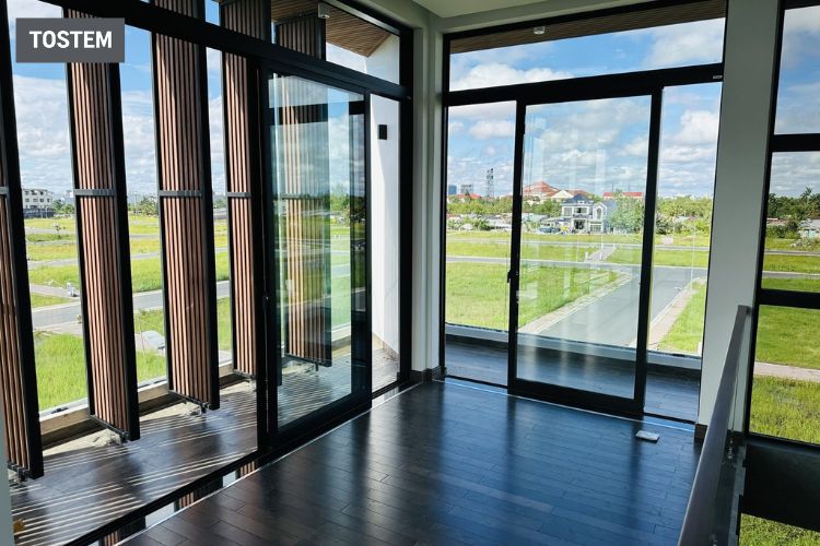 Cửa nhôm kính TOSTEM khai mở tầm nhìn khoáng đạt