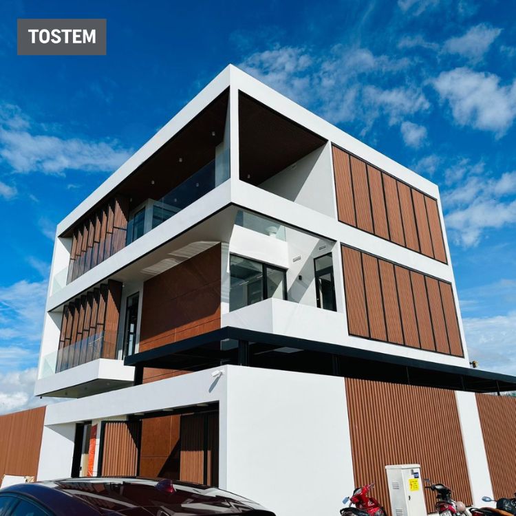 Cửa nhôm kính TOSTEM vững chãi, bền màu trước điều kiện thời tiết khắc nghiệt
