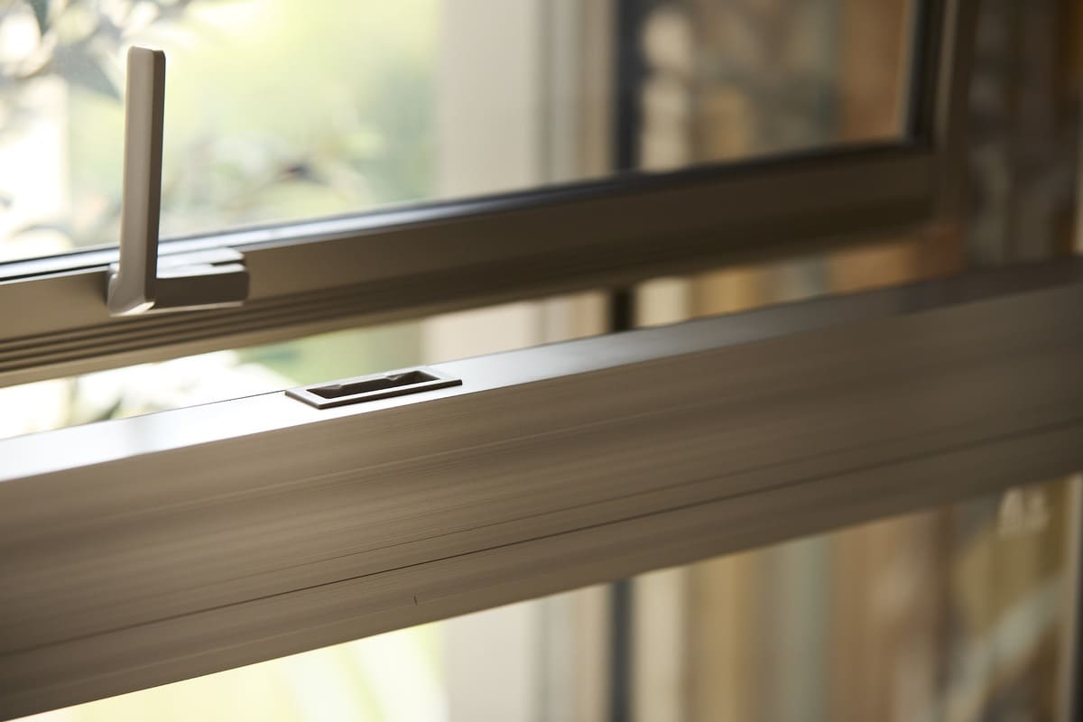 Aluminum awning/tilt windows
