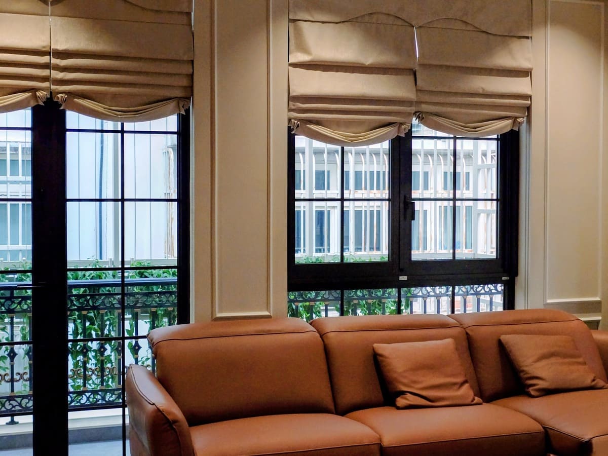 Aluminum casement windows