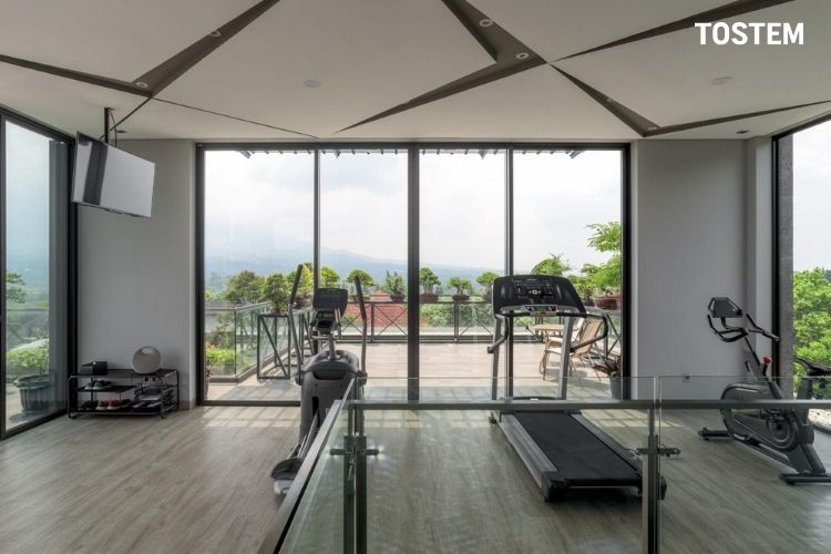 Hệ cửa cách âm TOSTEM giúp mang lại không gian yên tĩnh, tập trung tập luyện